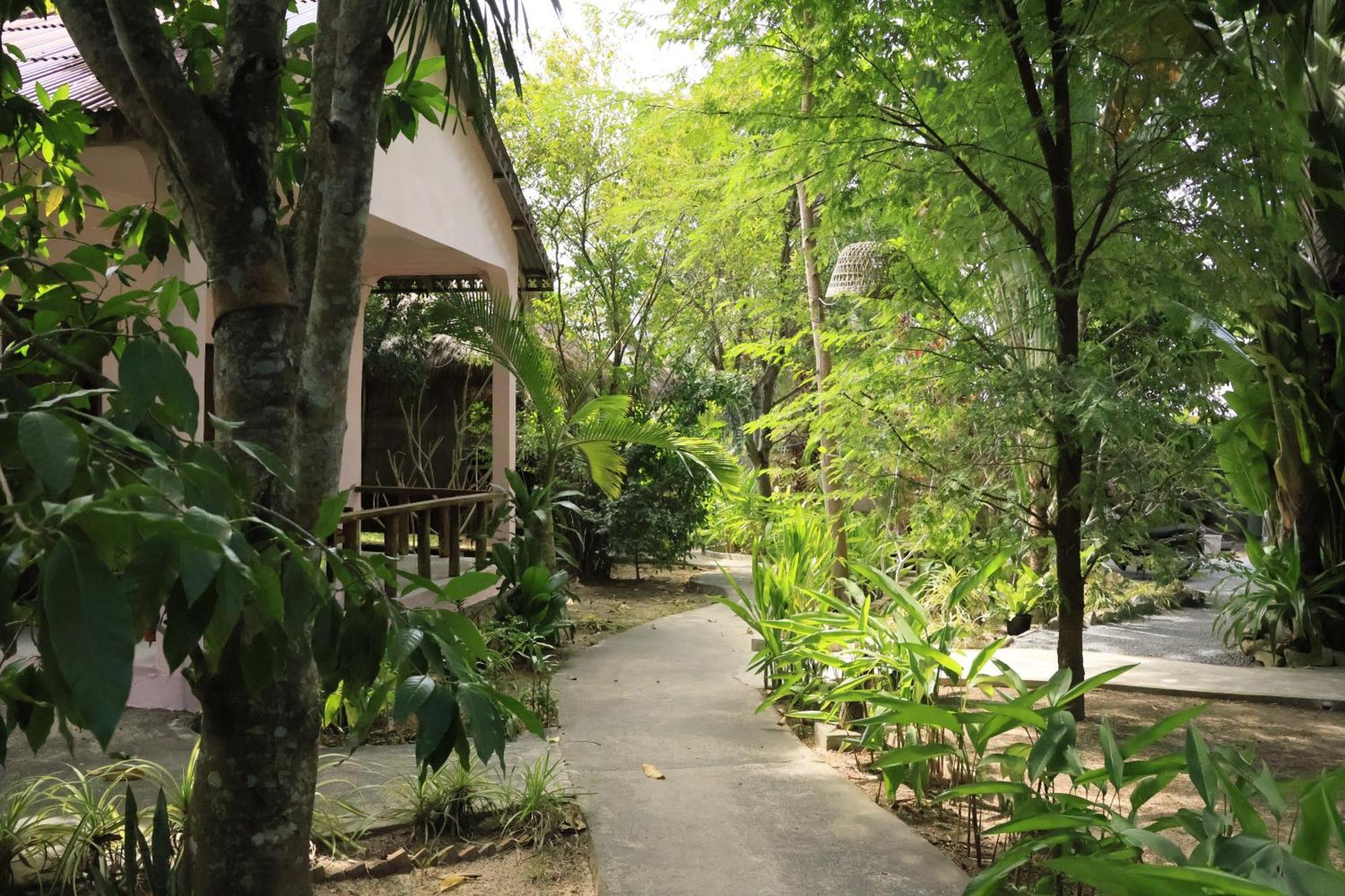 Bird Of Paradise Bungalows Kep Exterior photo