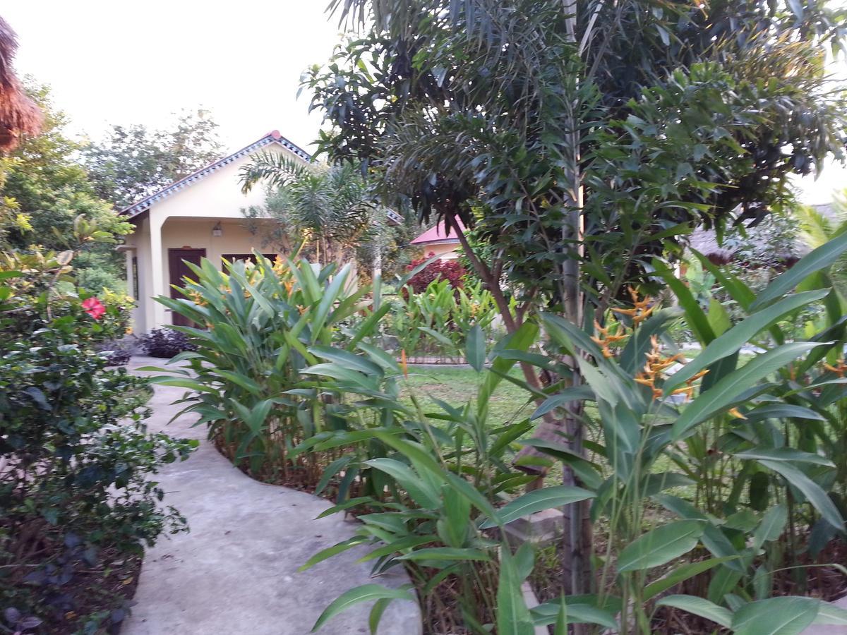 Bird Of Paradise Bungalows Kep Exterior photo